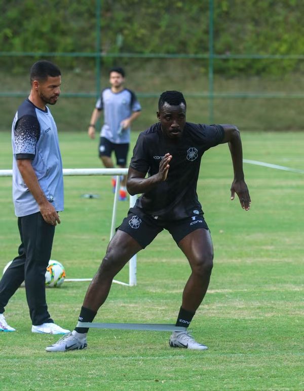 Toure apostou que vai fazer pelo menos dez gols nesta temporada