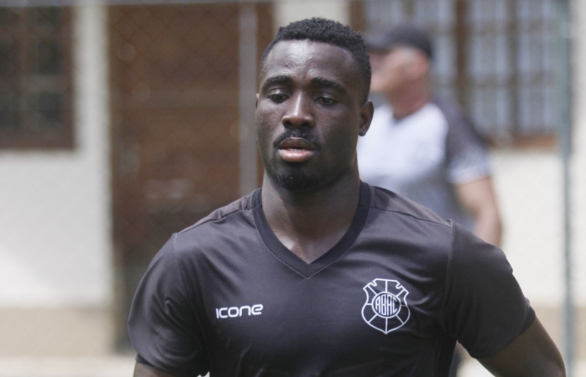 Toure já iniciou os treinamentos pelo Rio Branco