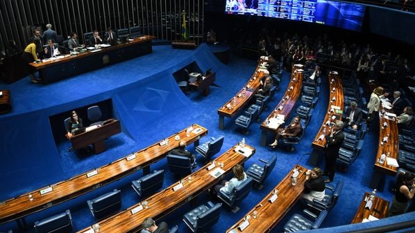 Como foram feitas modificações pelos senadores, o projeto retornará à Câmara para nova apreciação dos deputados