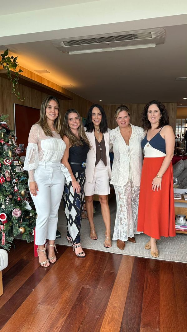 Flávia Cunha , Natália Aliani, Carolina Neves, Rebeca Epichin e Jamile Pena