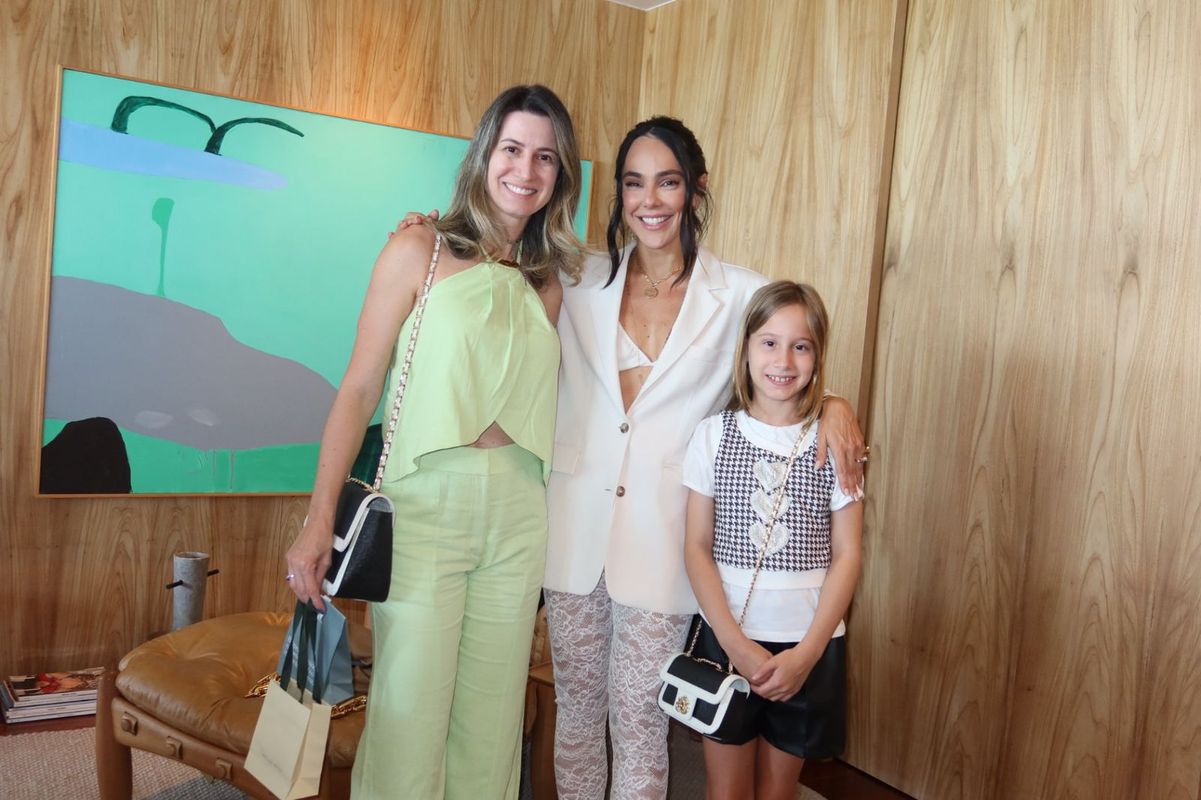 Laryssa Armani, Carolina Neves, Antonella Armani