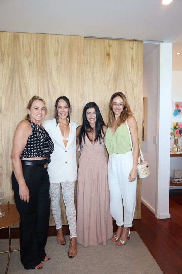 Marize Secchin, Carolina Neves, Ana Paula Pires e Barbara Secchin
