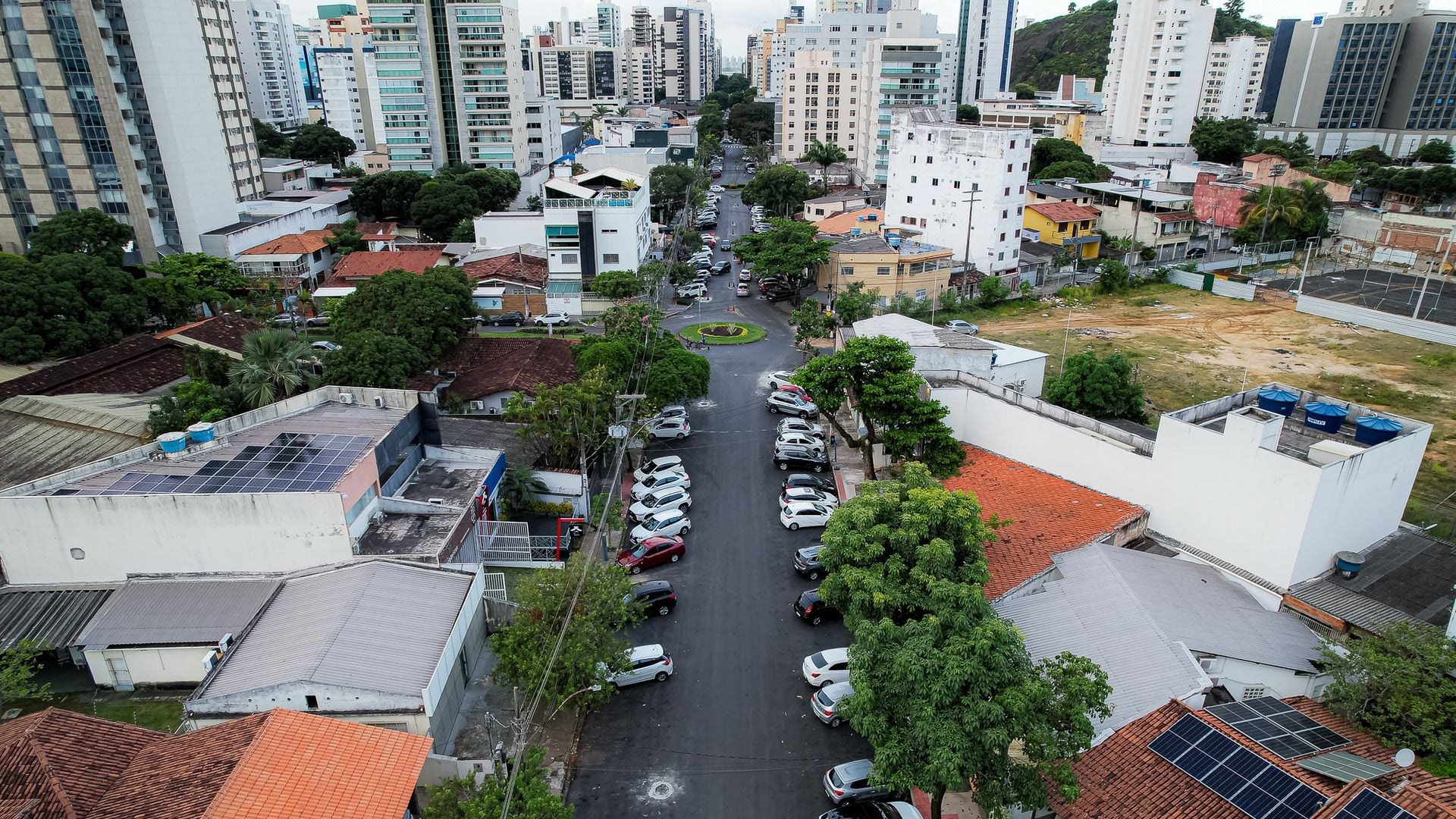 Rua Aleixo Netto no bairro Santa Lúcia