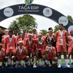 A equipe de Vitória levantou a taça no feminino, enquanto o time serrano garantiu o título no masculino