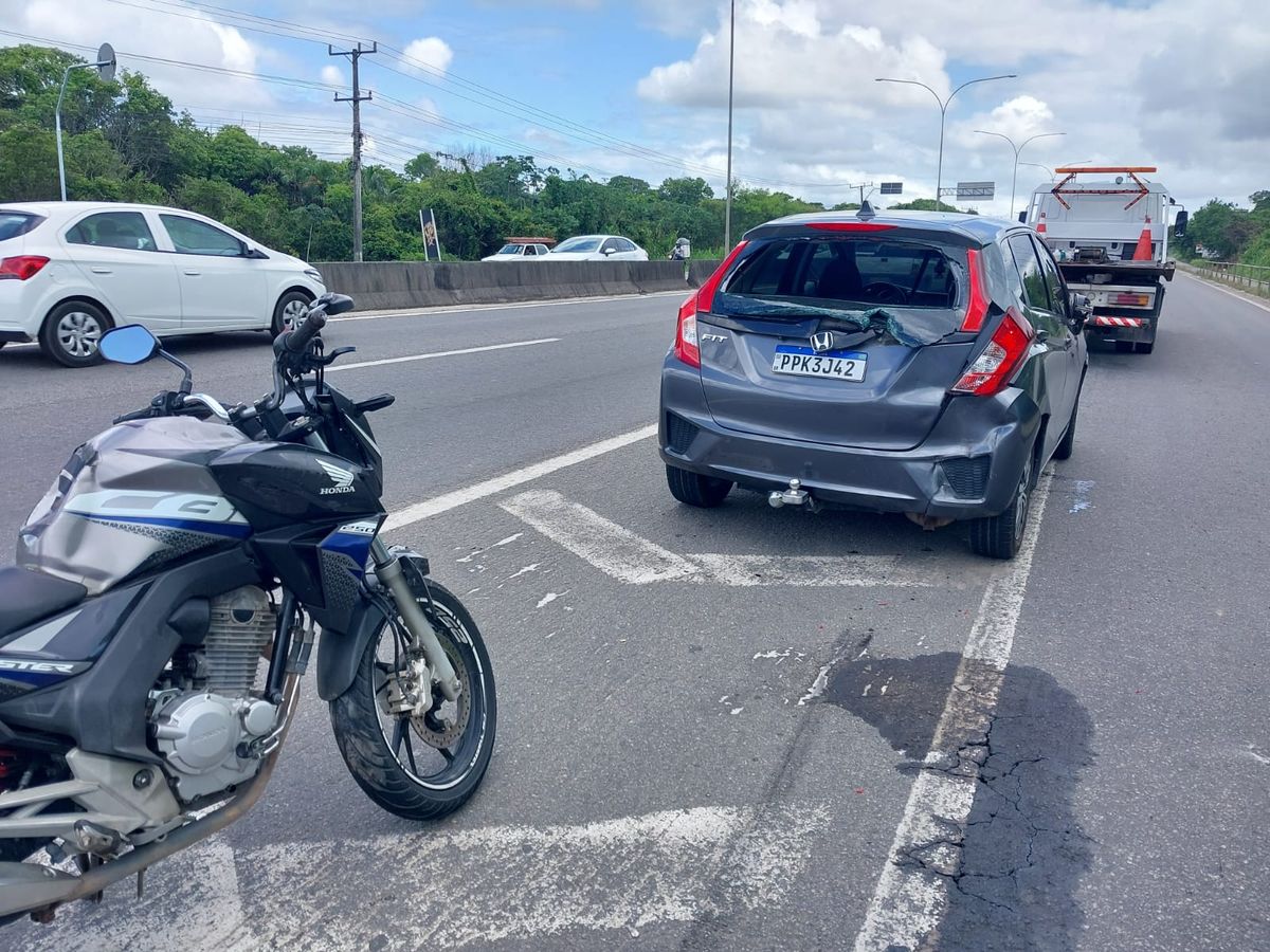 Ciclistas são atropeladas na Rodovia do Sol, em Vila Velha.