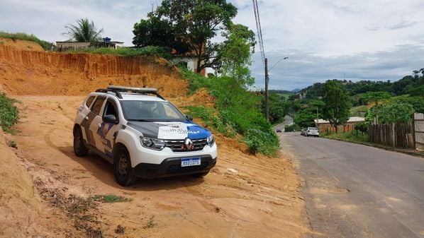 Com a versão do motociclista de aplicativo, inicialmente, o caso foi registrado como latrocínio. No entanto, testemunhas procuraram a polícia alegando que a vítima não era apenas passageira, mas também companheira do piloto