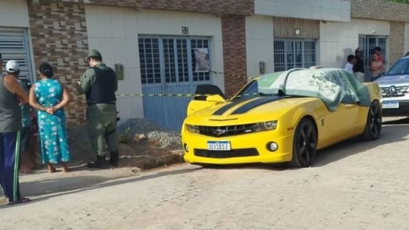 A vítima, que era conhecida como "Klebinho do Camaro Amarelo", foi alvo de uma emboscada. Ele tinha antecedentes criminais, mas a motivação para o crime ainda não foi esclarecida