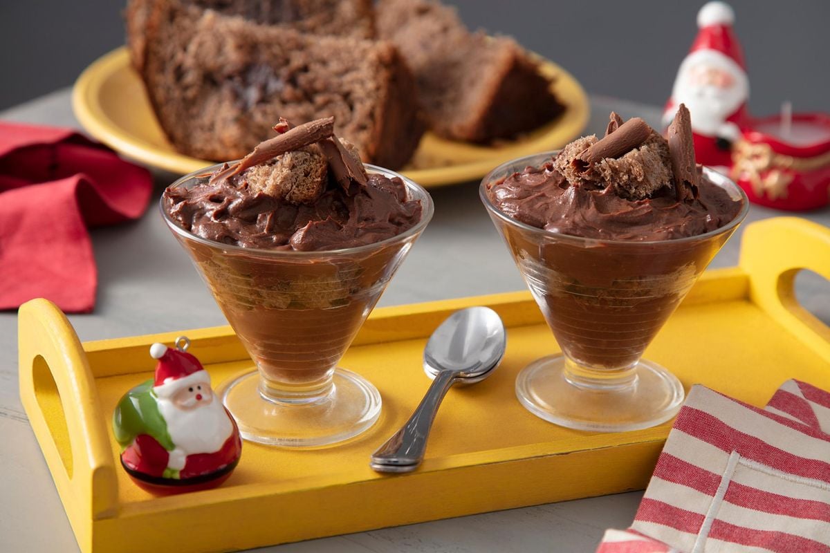 Taça de panetone com chocolate