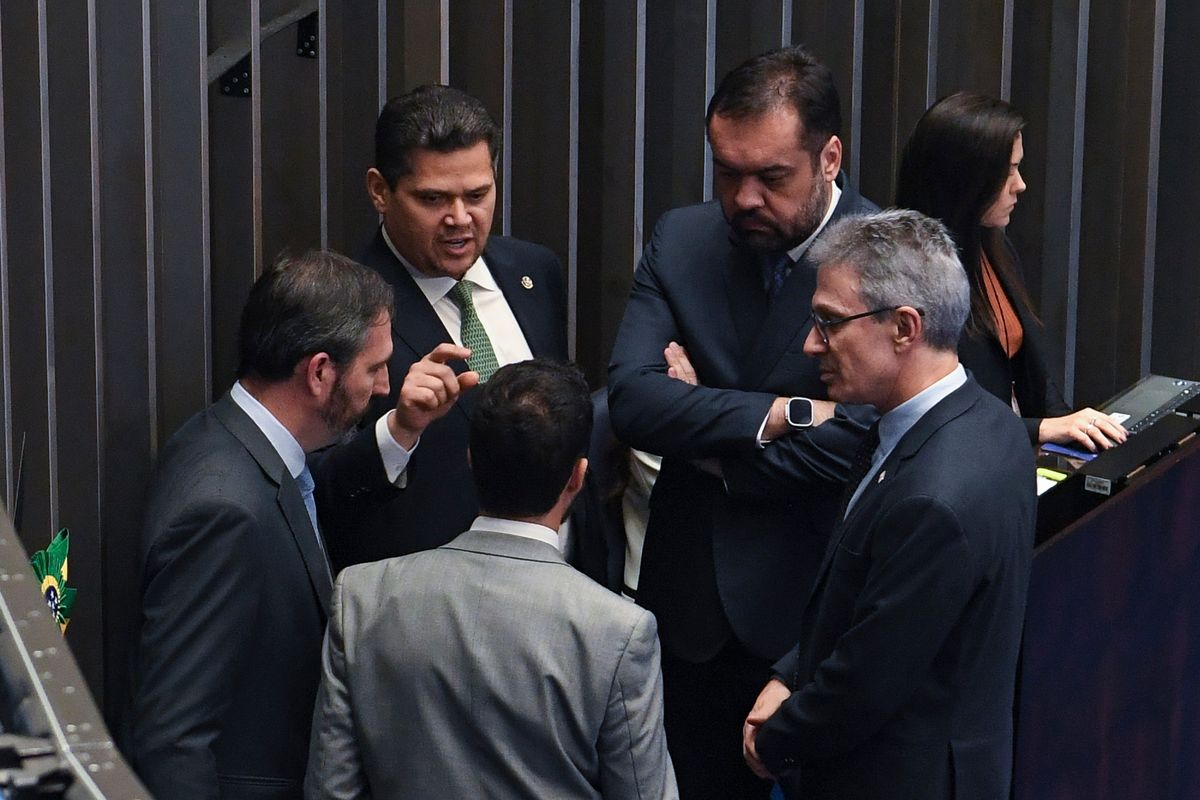 O senador Davi Alcolumbre e os governadores do Rio de Janeiro, Claudio Castro, e de Minas Gerais, Romeu Zema