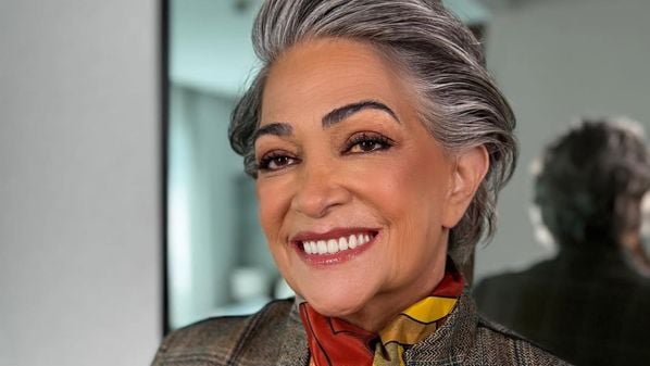 A influenciadora de etiqueta Fernanda Britto morreu no Rio de Janeiro, aos 64 anos, após sofrer um acidente vascular cerebral.