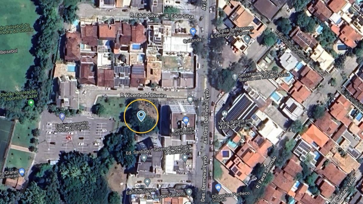 Terreno ao lado do Parque Pedra da Cebola, na Mata da Praia, que será vendido pela Prefeitura de Vitória