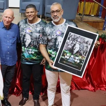 Imagem - Enredo da Boa Vista, Sebastião Salgado encontra integrantes da escola no ES