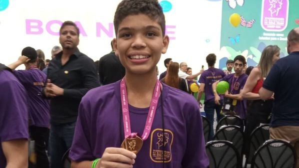 Guilherme José Moreira Hullemam, de 13 anos, estudante da Escola Municipal Professor Nicolau Klohling, ficou entre os primeiros do teste, considerado um dos mais difíceis do Brasil