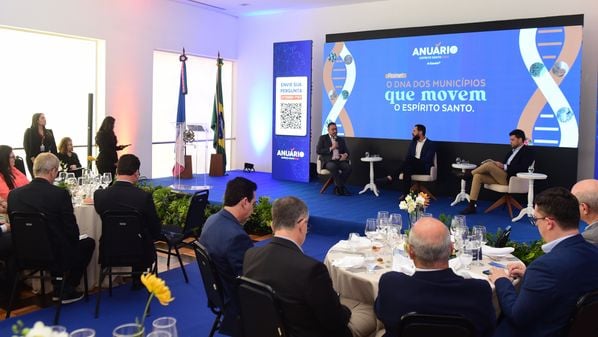 A cerimônia de lançamento da publicação, que compila dados sobre os 78 municípios capixabas, aconteceu durante um almoço no Palácio Anchieta nesta quinta (19)