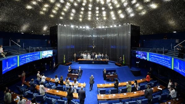 Senado concluiu nesta sexta-feira (20) na última sessão legislativa do ano, a votação do pacote de ajuste fiscal apresentado pelo governo federal