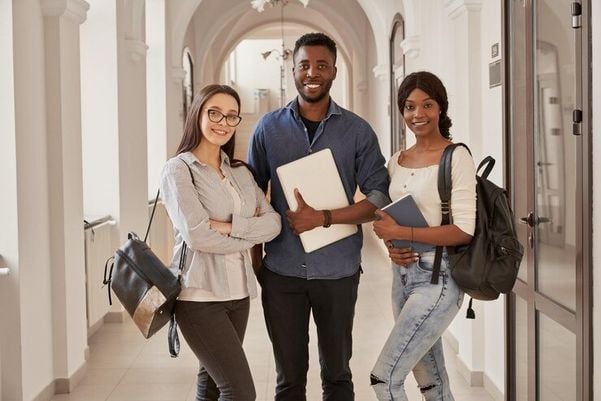 Estudantes podem fazer graduação de graça