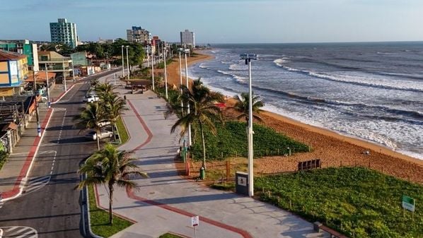 Obras aconteceram em mais de três quilômetros e incluíram novo piso, academias populares, bicicletário e parquinhos