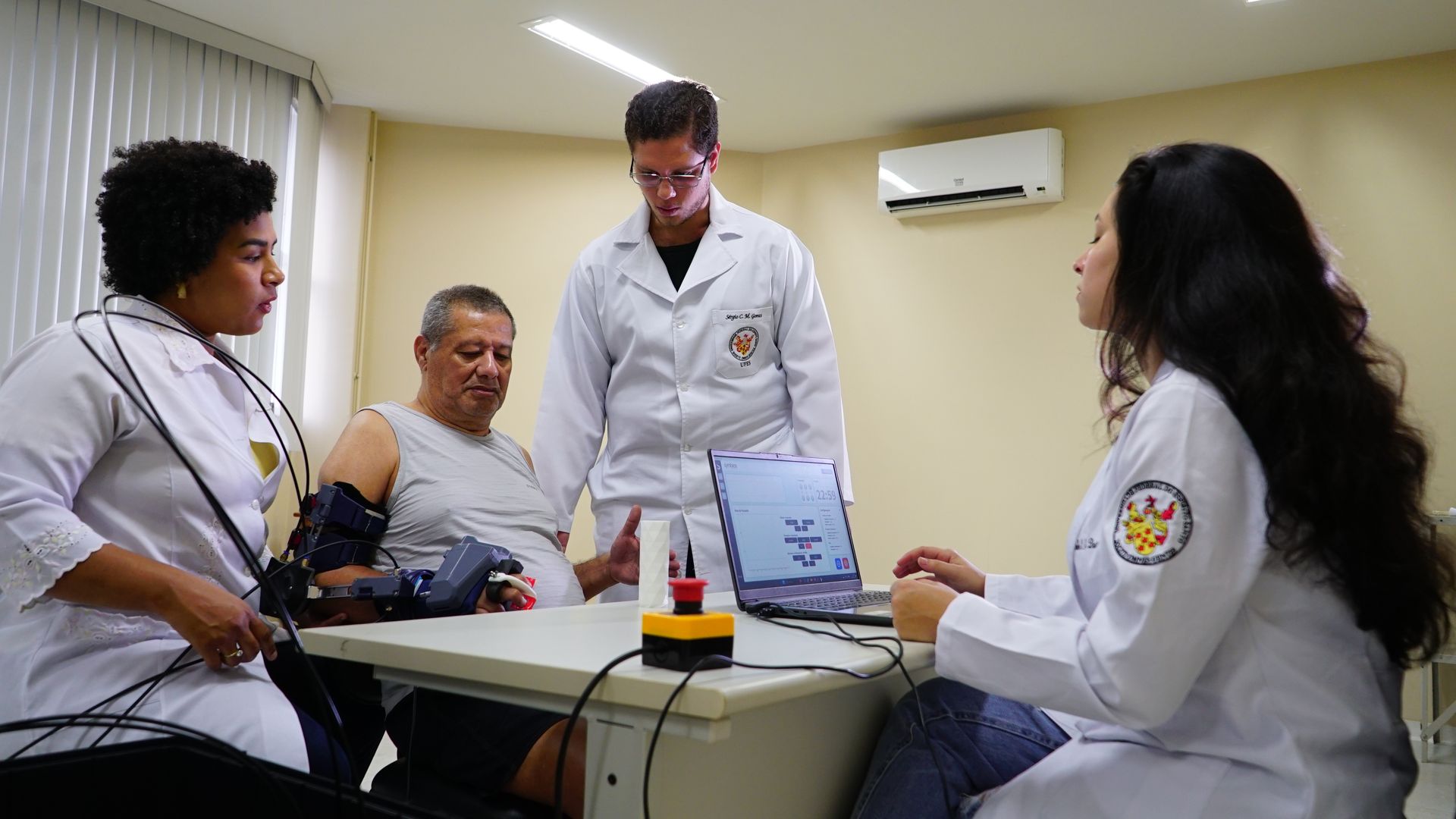Projeto de exoesqueleto realizado por pesquisadores da Ufes