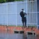 Imagem - Fotojornalismo: chuva forte dificulta volta para casa na Grande Vitória