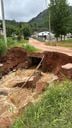 Rua próxima de galeria cede em bairro em Venda Nova do Imigrante (Defesa Civil de Venda Nova do Imigrante )