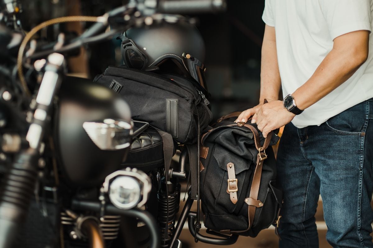 Saber distribuir o peso das bagagens na moto é essencial para manter o ponto de gravidade e proporcionar conforto