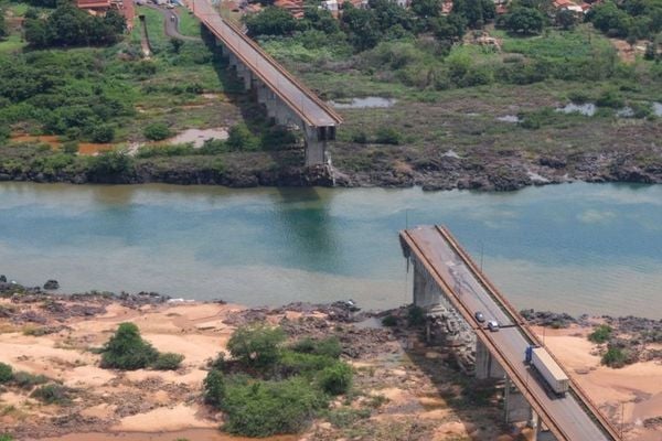 Vão central da Ponte Juscelino Kubitschek, que liga o Tocantins ao Maranhão, desabou na tarde de domingo (22)