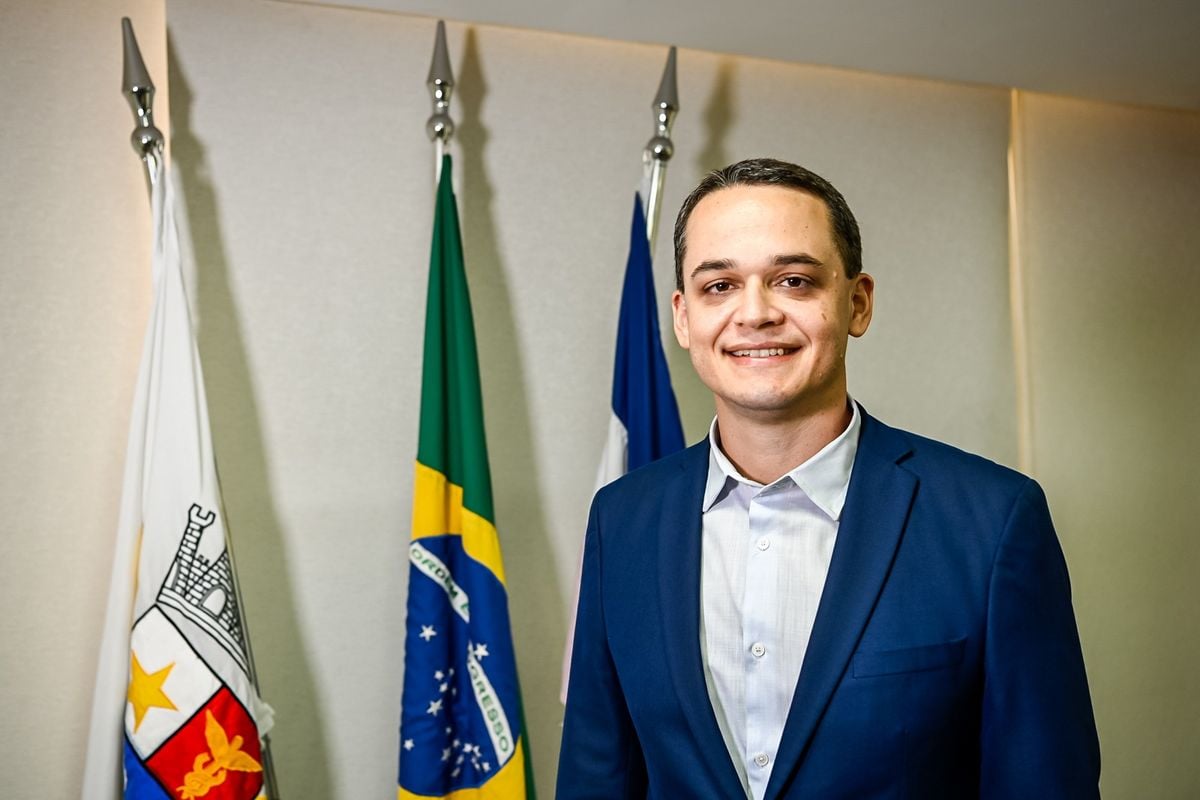 Lorenzo Pazolini (Republicanos), prefeito reeleito de Vitória, concede entrevista após sair vitorioso nas eleições de 2024