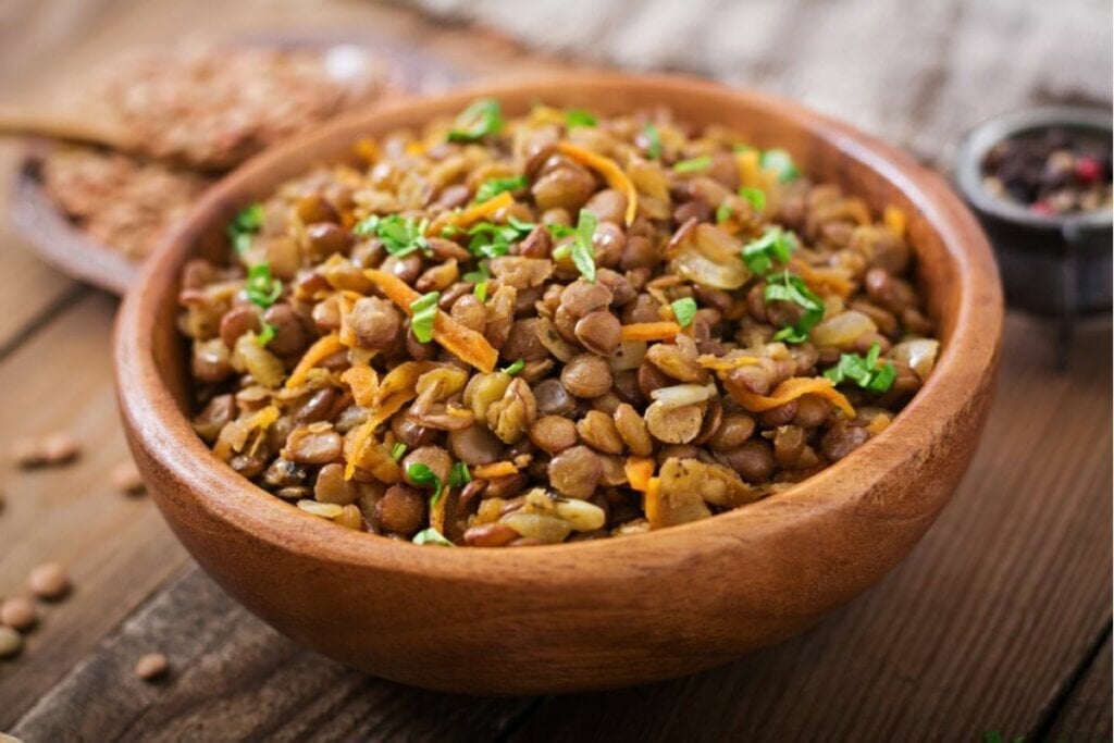 Salada de lentilha (Imagem: Timolina | Shutterstock)