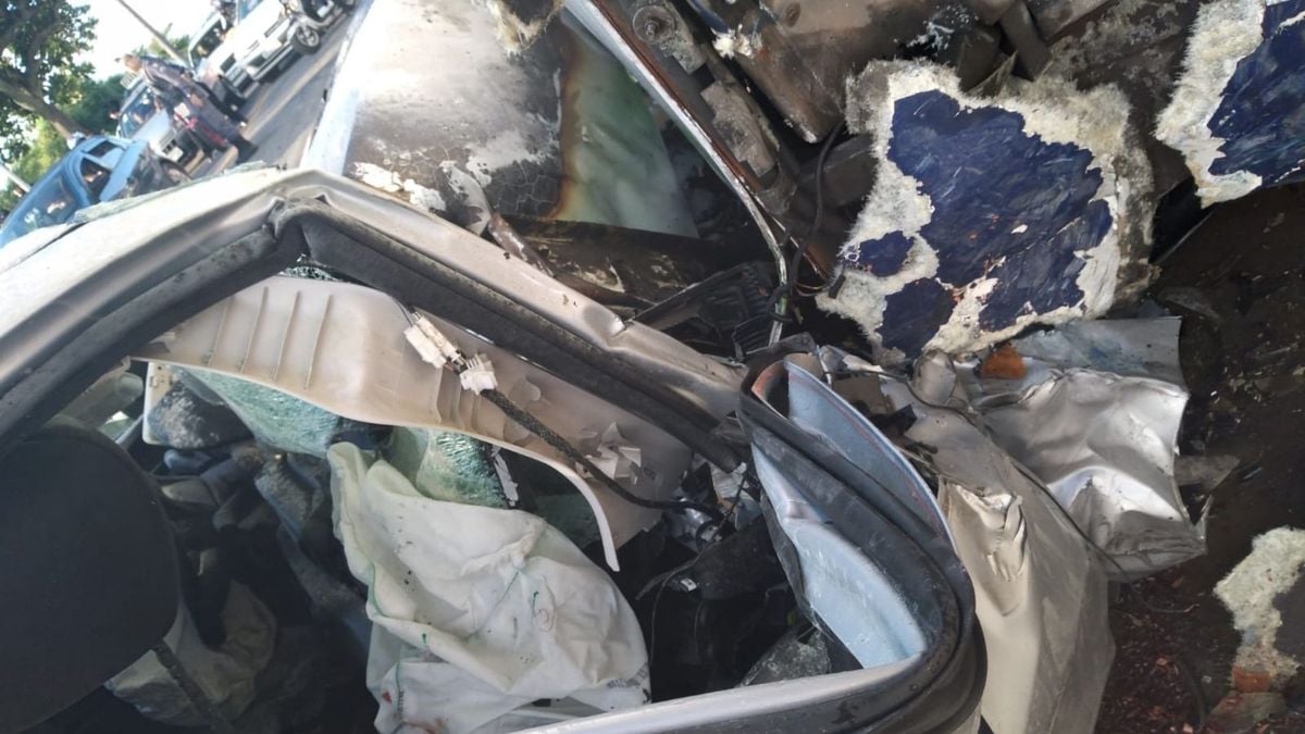 Acidente entre carro e ônibus em Guarapari por Leitor | A Gazeta