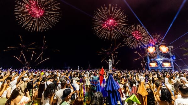 Shows gratuitos, festas all inclusive e grandes queimas de fogos marcam a virada do ano. Confira a seleção de HZ com atrações para todos os gostos