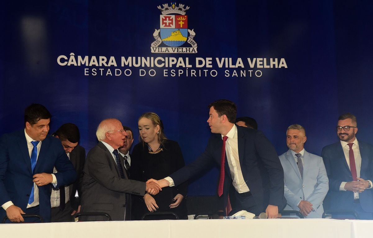Arnaldinho Borgo toma posse no segundo mandato como prefeito de Vila Velha   por Carlos Alberto Silva