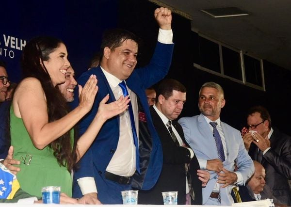 Osvaldo Maturano comemora vitória em eleição para presidir a Câmara de Vila Velha