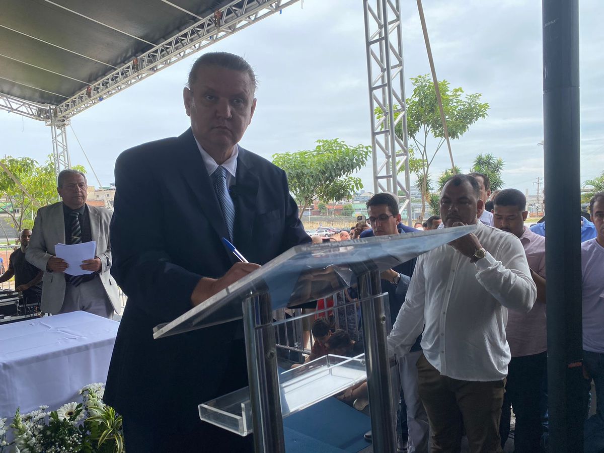 Prefeito Euclério Sampaio toma posse em seu segundo mandato em Cariacica