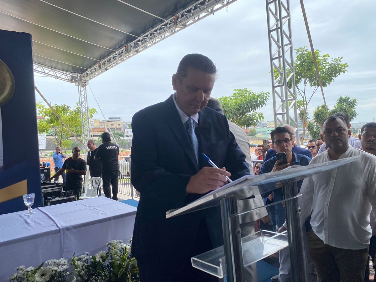 Prefeito Euclério Sampaio toma posse em seu segundo mandato em Cariacica por Tiago Alencar