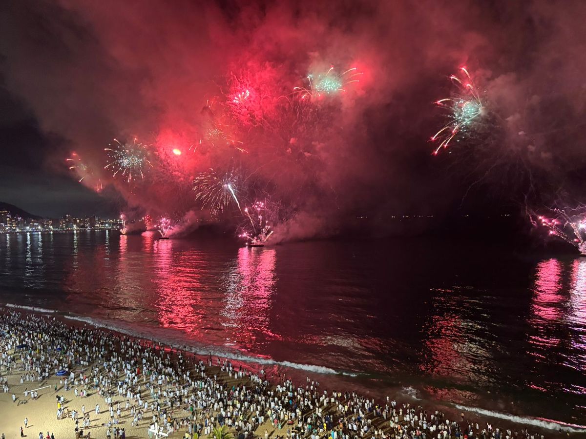 Queima de fogos em Vila Velha contou com 16 pontos em 2025. por Leonel Ximenes