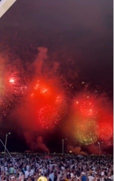 Queima de fogos em Vitória no réveillon de 2025. por Reprodução | Redes Sociais