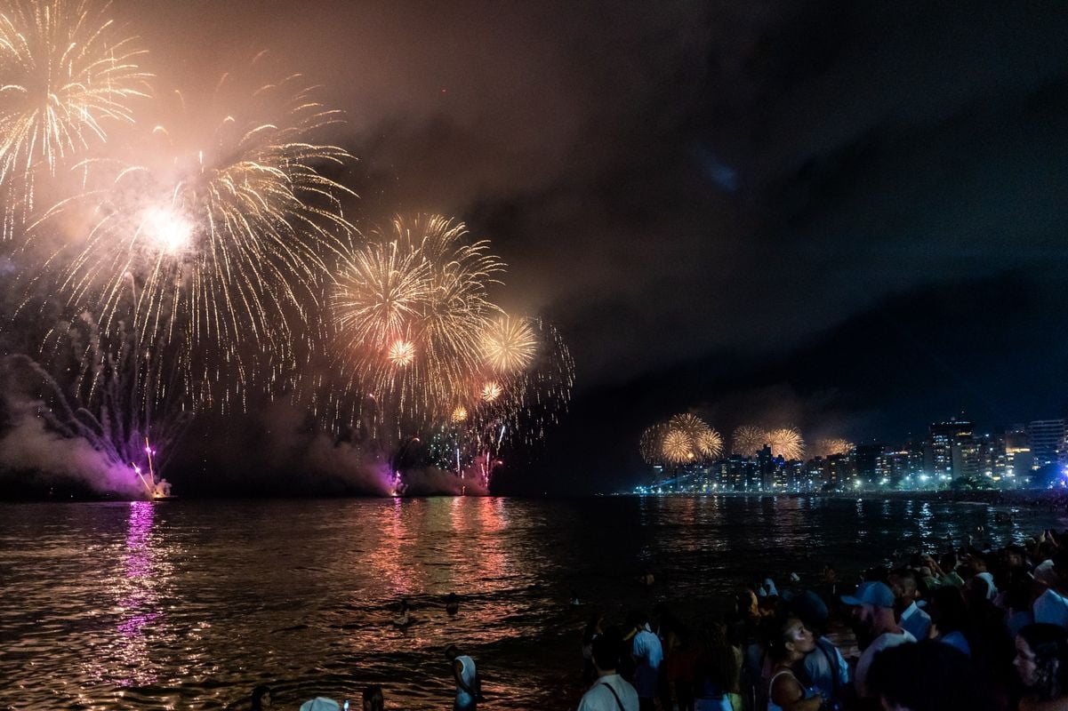 Queima de fogos no réveillon de 2025 em Vila Velha. por Adessandro Reis