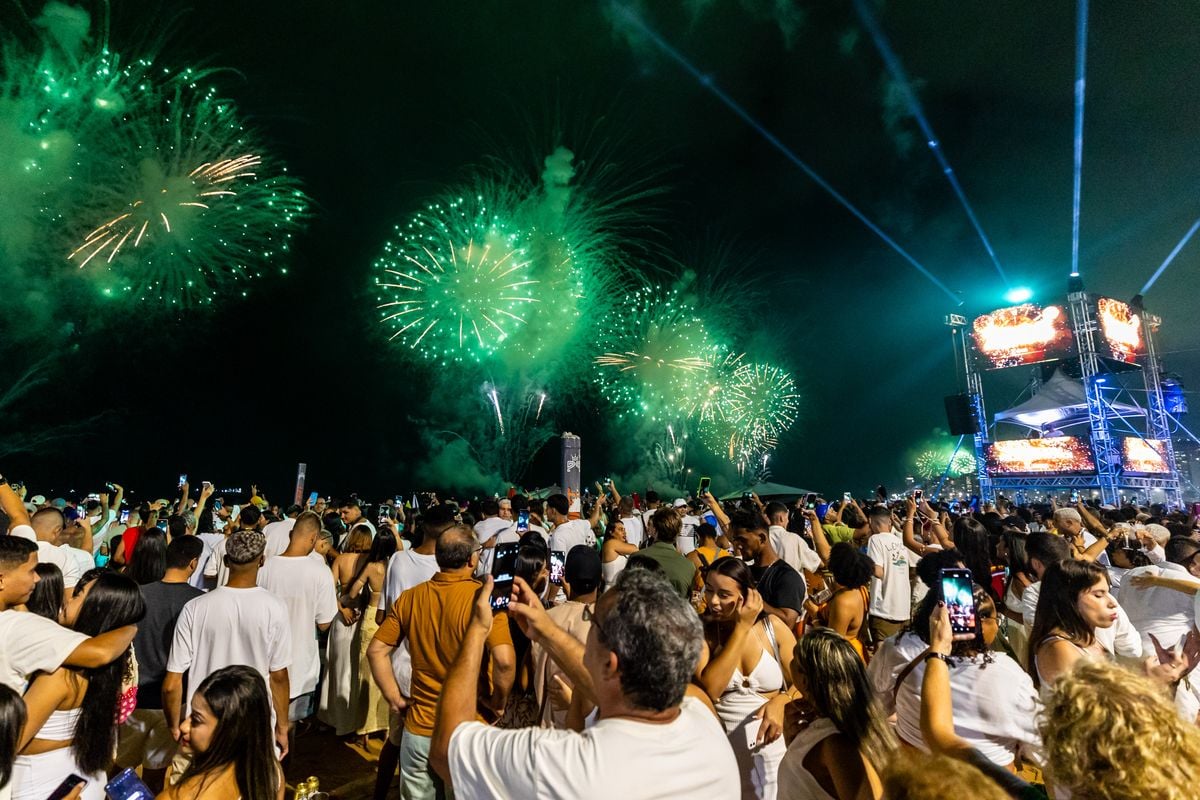 Queima de fogos no réveillon de 2025 em Vila Velha por Adessandro Reis