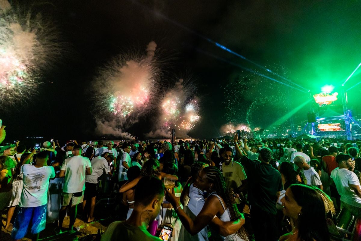 Queima de fogos no réveillon de 2025 em Vila Velha por Adessandro Reis