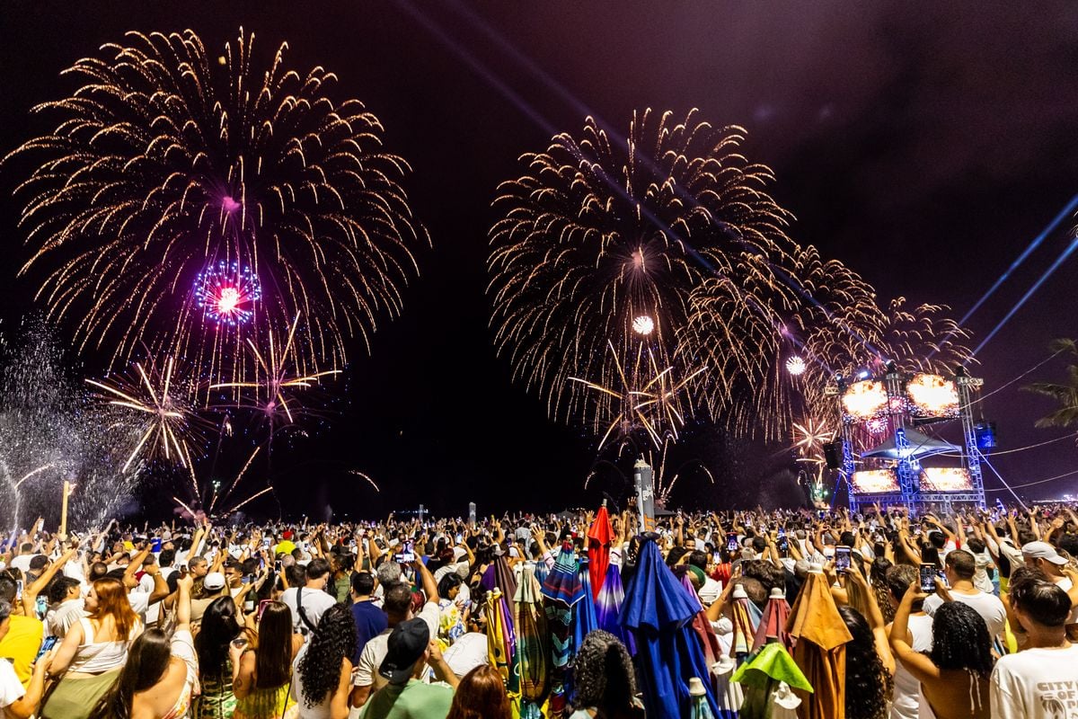 Queima de fogos no réveillon de 2025 em Vila Velha por Adessandro Reis