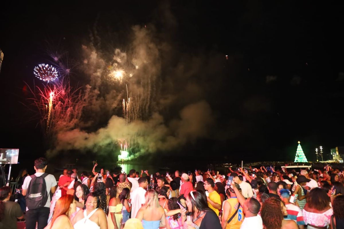 Queima de fogos no réveillon de 2025 em Vitória. por Divulgação | Prefeitura de Vitória