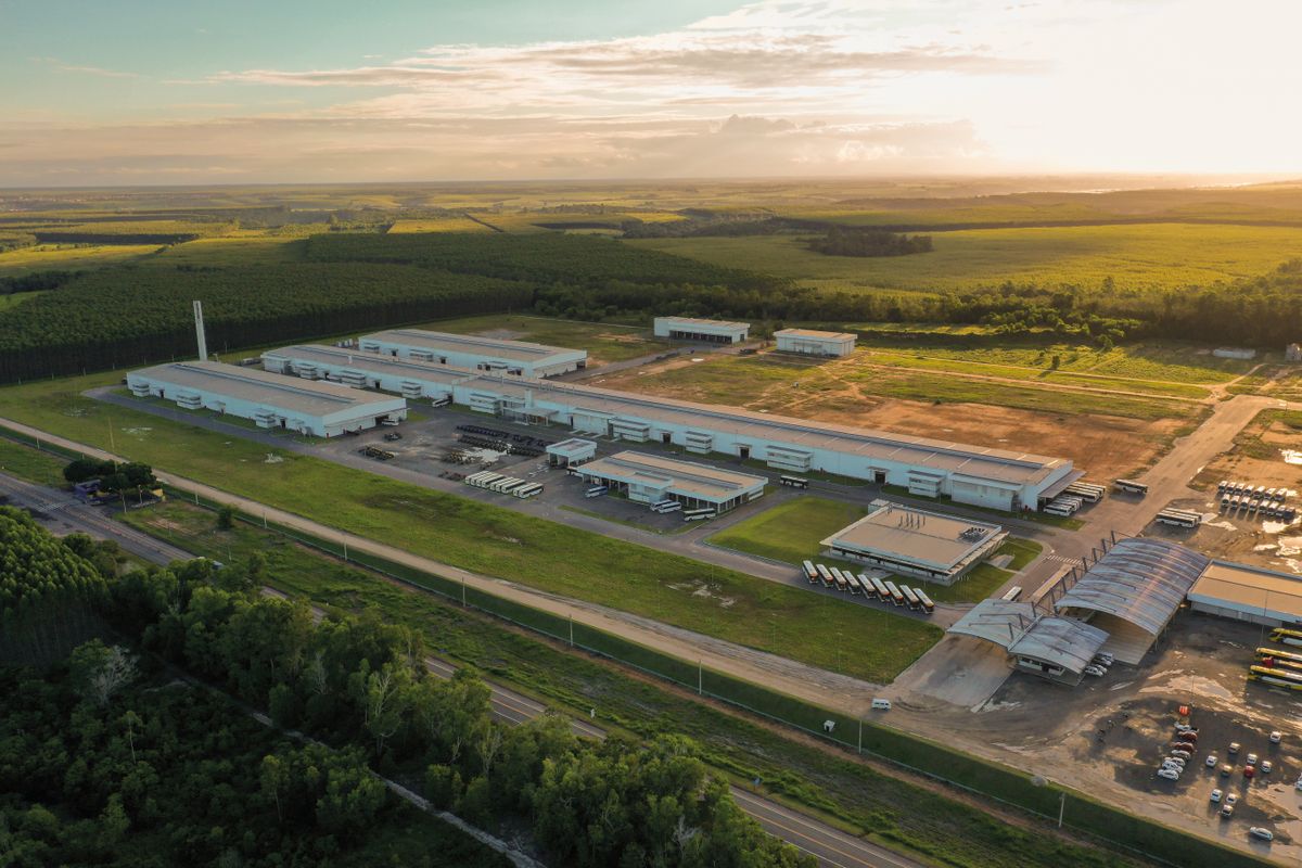 Vista aérea da planta industrial da Marcopolo, em São Mateus, onde começaram a ser produzidos ônibus elétricos
