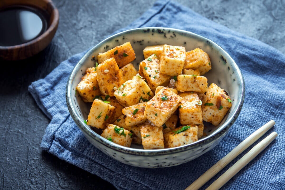 Tofu grelhado (Imagem: Oksana Mizina | Shutterstock)