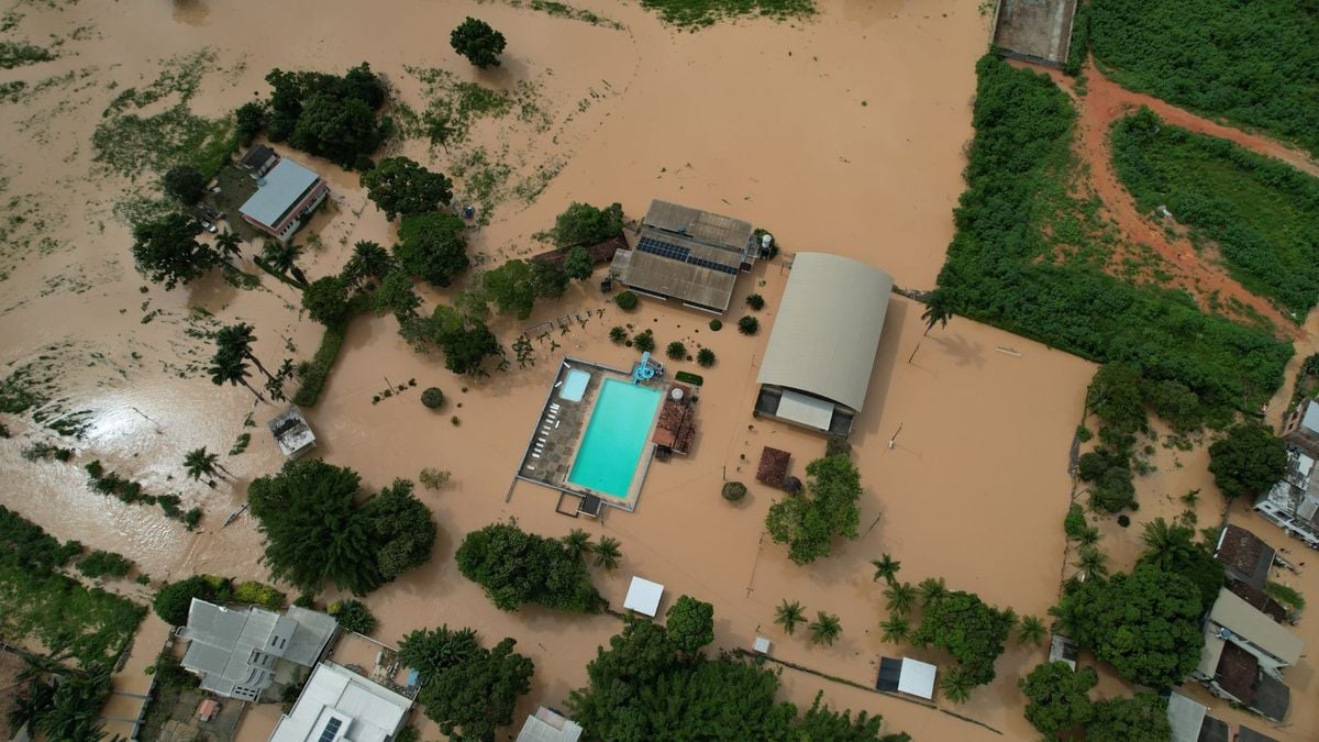 Barra de São Francisco: imagens aéreas mostram a cidade toda alagada por Gilberto Gil
