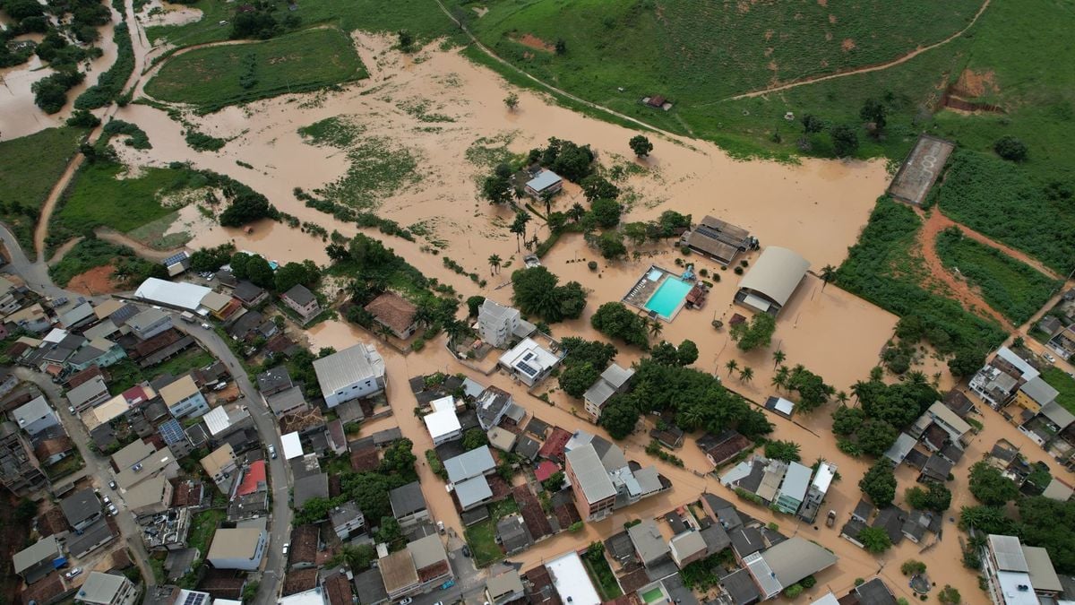Barra de São Francisco: imagens aéreas mostram a cidade toda alagada por Gilberto Gil
