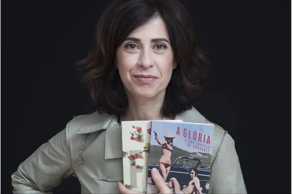 Premiada por sua atuação em "Ainda estou aqui", Fernanda Torres também é escritora e indica livros no TikTok. . Crédito: Divulgação