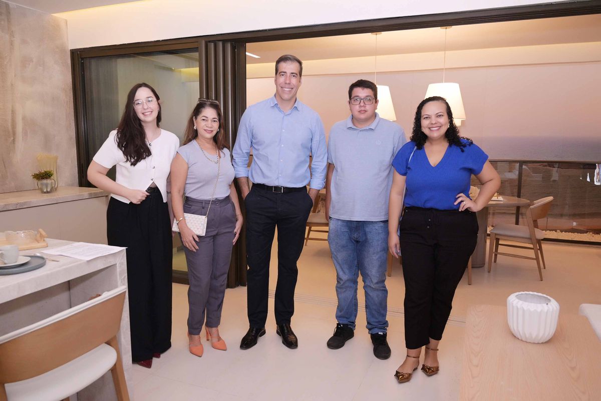 Yasmin Spiegel, Rosane Rezende, Gustavo Rezende, Gustavo Andrade, Flávia Martins