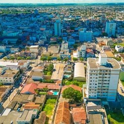 Até 2028, estão previstos, aproximadamente, R$ 4 bilhões em investimentos públicos e privados na cidade, segundo dados do Instituto Jones dos Santos Neves