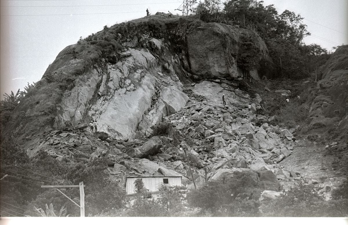 Data 28-01-1985 - ES - Vitória -  Vista do Morro do Macaco - Foto de Nestor Muller - Neg. 9169