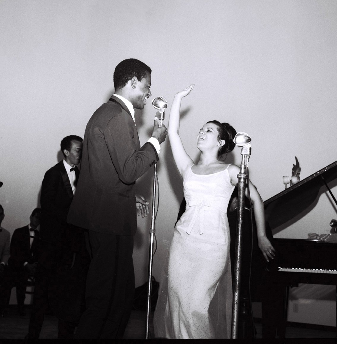 Elis Regina e Jair Rodrigues estrelaram em 1965 o espetáculo “2 na Bossa”, no Clube Vitória